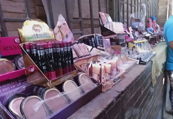 7fb63956-f754-4f2f-8586-3caf3c21780e