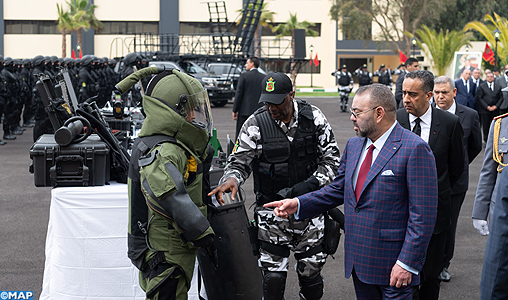 SM-le-Roi-visite-la-DGST-M1-1