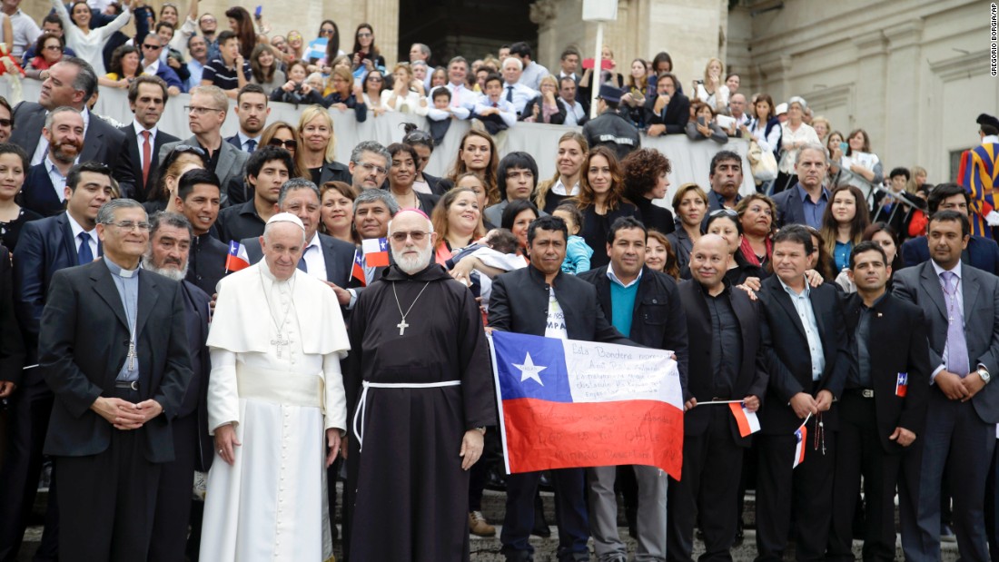 151014203627-01-pope-francis-chilean-miners-super-169