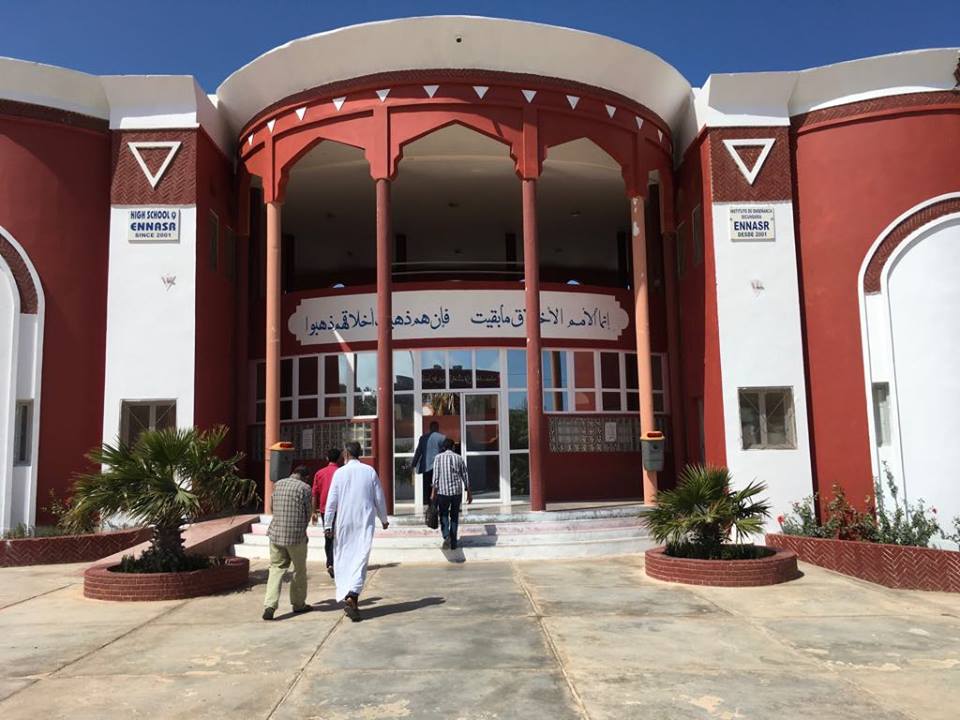 32710838_550843815309346_3922511498777198592_n