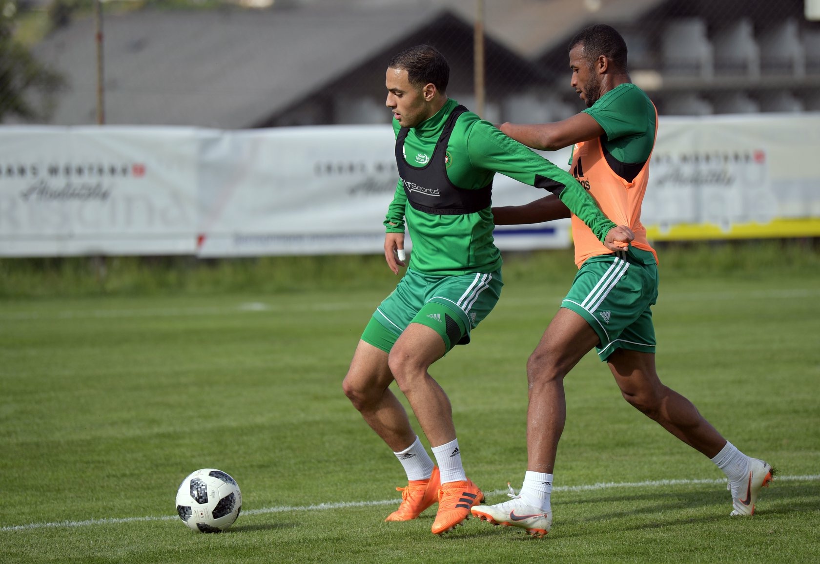 46858388-223D-4344-87B1-D5E3F7F37321