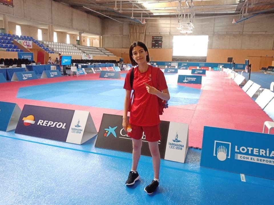 E162CEE3-48BB-4FE8-9A19-4258C2165EDC