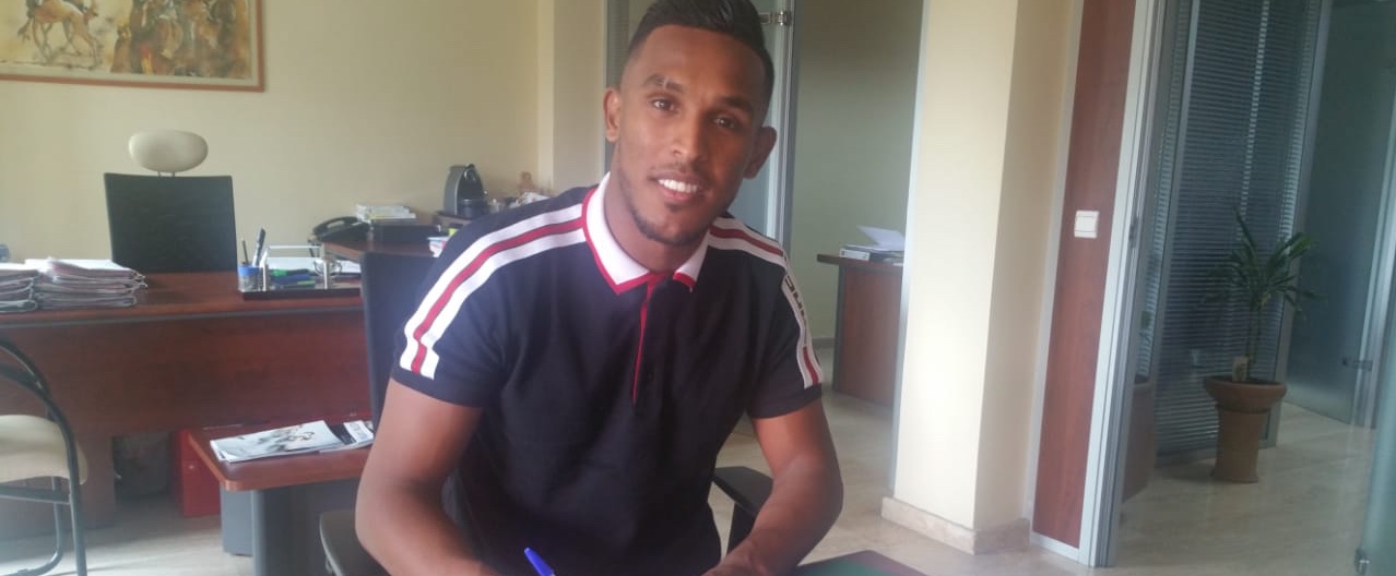 FFCFA908-4EC6-4033-940E-8C936B2FCFE8