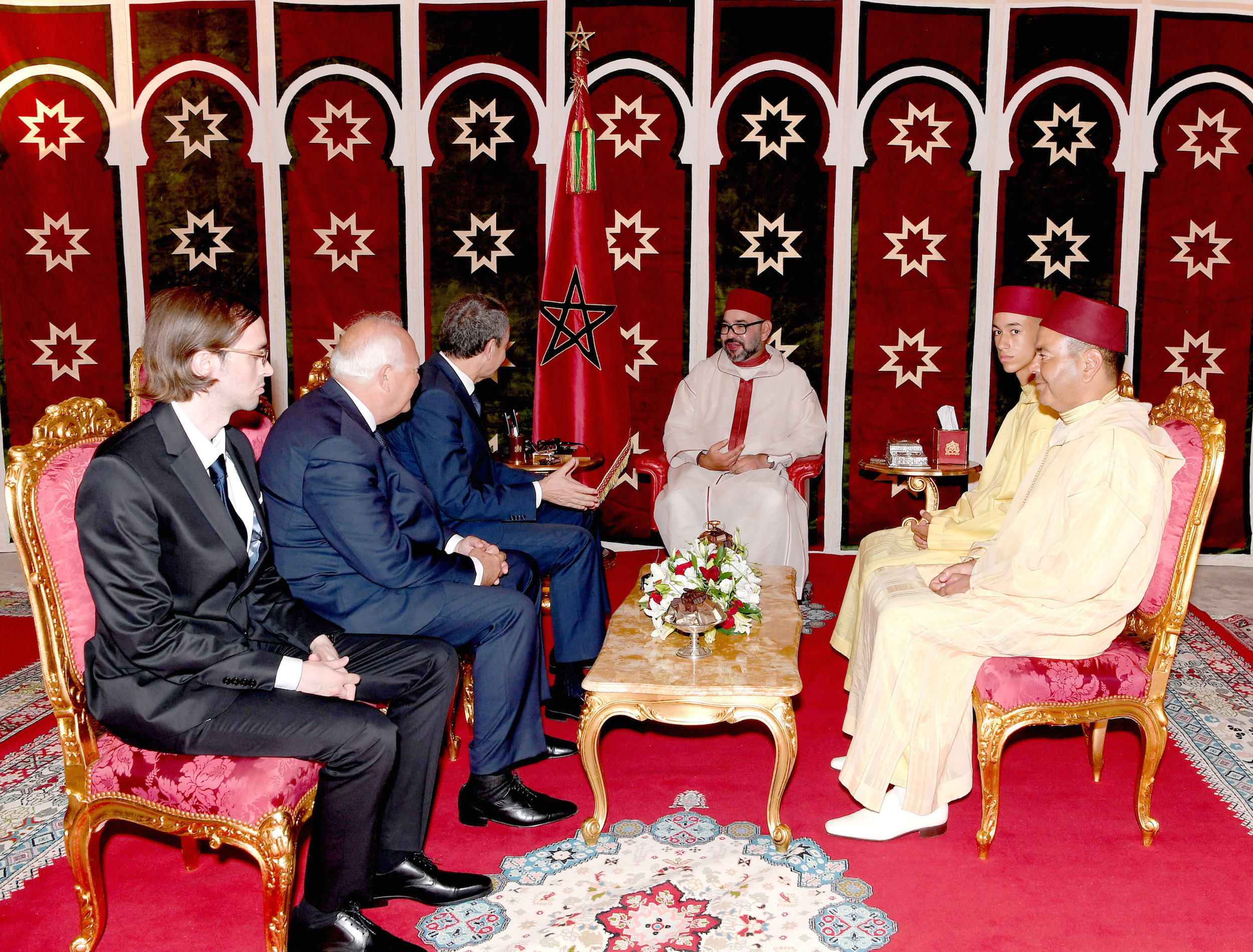SM le Roi reÁoit ‡ Tanger MM. JosÈ Luis Rodriguez Zapatero et Miguel Angel Moratinos_HA