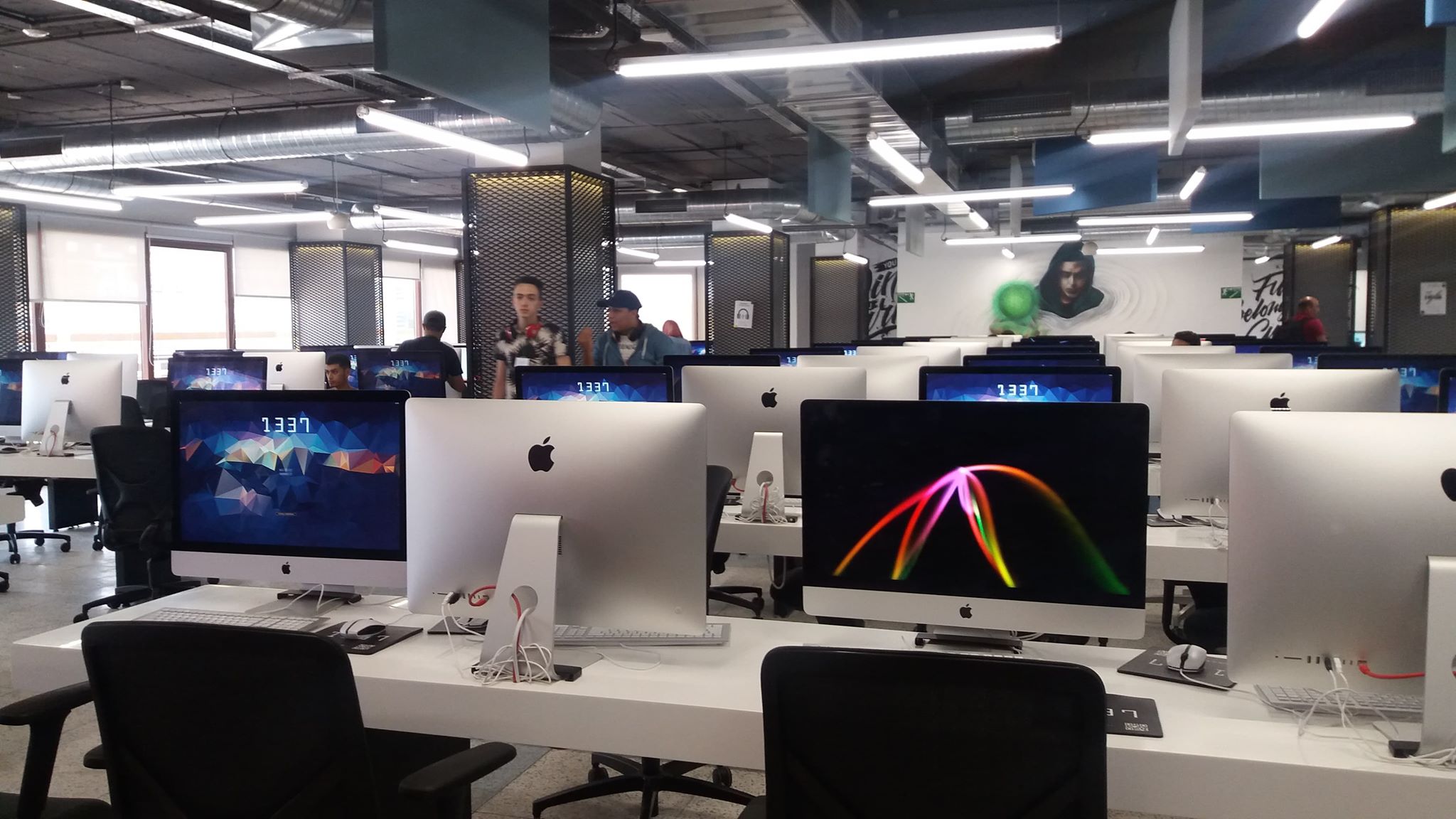 40962736_1812153625547254_2744680300545048576_n