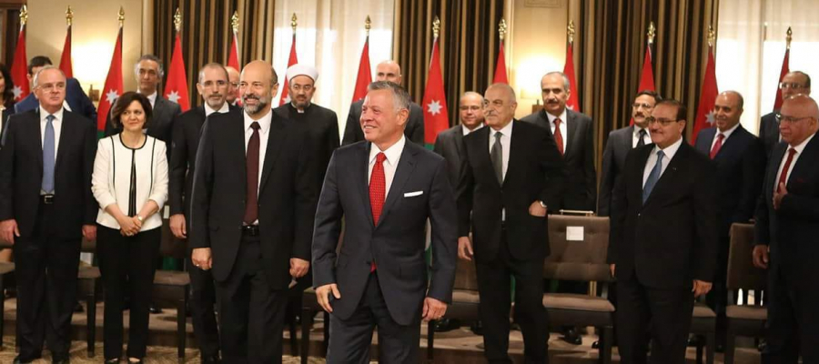 DfzqPsLW4AA8fNM-900x400