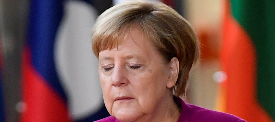 2018-10-19T071957Z_1764350925_RC173F817A90_RTRMADP_3_EU-ASIA-ARRIVALS-900x400