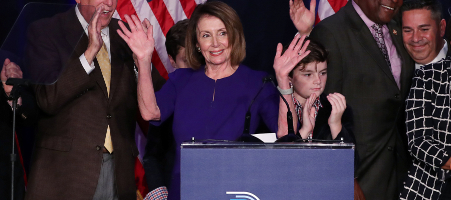 2018-11-07T052529Z_1277928464_RC12832CCAB0_RTRMADP_3_USA-ELECTION-900x400