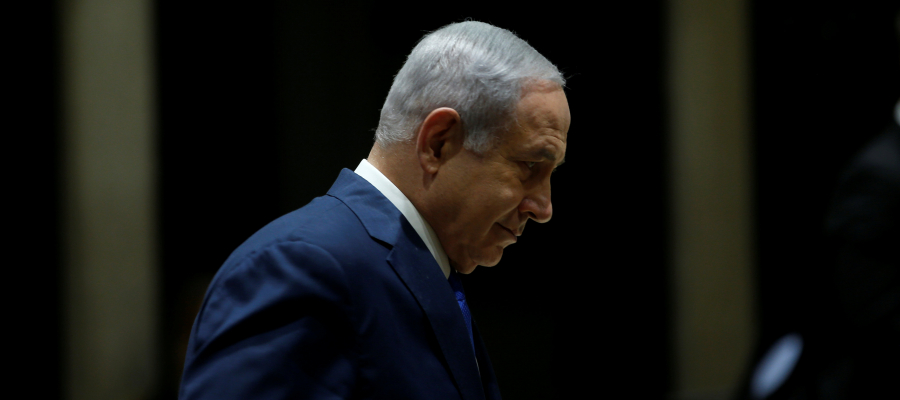 2018-12-02T164011Z_2120720789_RC16FE8BDB20_RTRMADP_3_ISRAEL-NETANYAHU-CORRUPTION-900x400