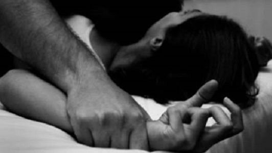 ustadz-mantan-pembawa-acara-dua-dunia-cabuli-pasien_cd098