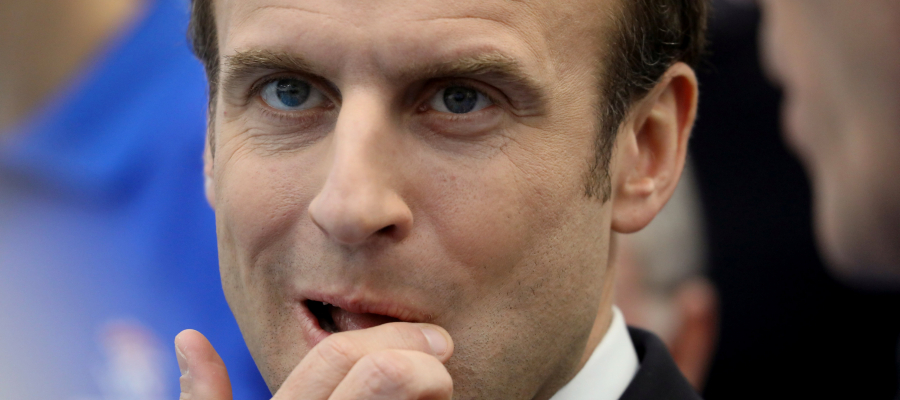 2019-01-09T165037Z_83644147_RC1C92BCD130_RTRMADP_3_FRANCE-POLITICS-900x400