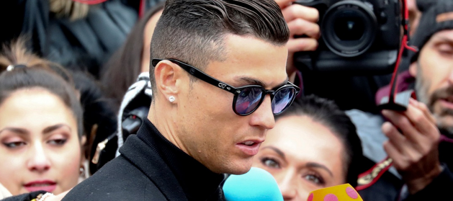 2019-01-22T093524Z_1537941918_RC1534D18710_RTRMADP_3_SOCCER-TAXATION-RONALDO-900x400