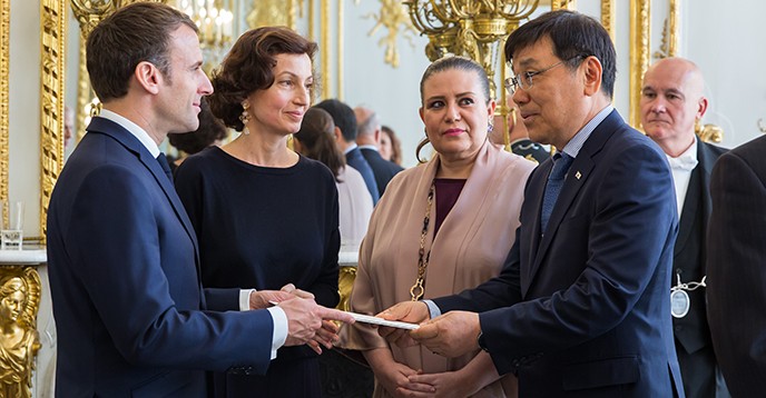 dg_macron_notredame2