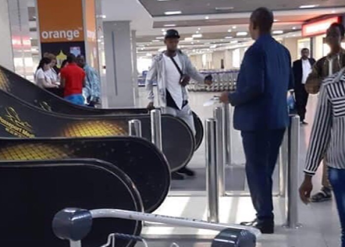 53DFF598-EFA5-423D-8893-DDBD08184C10