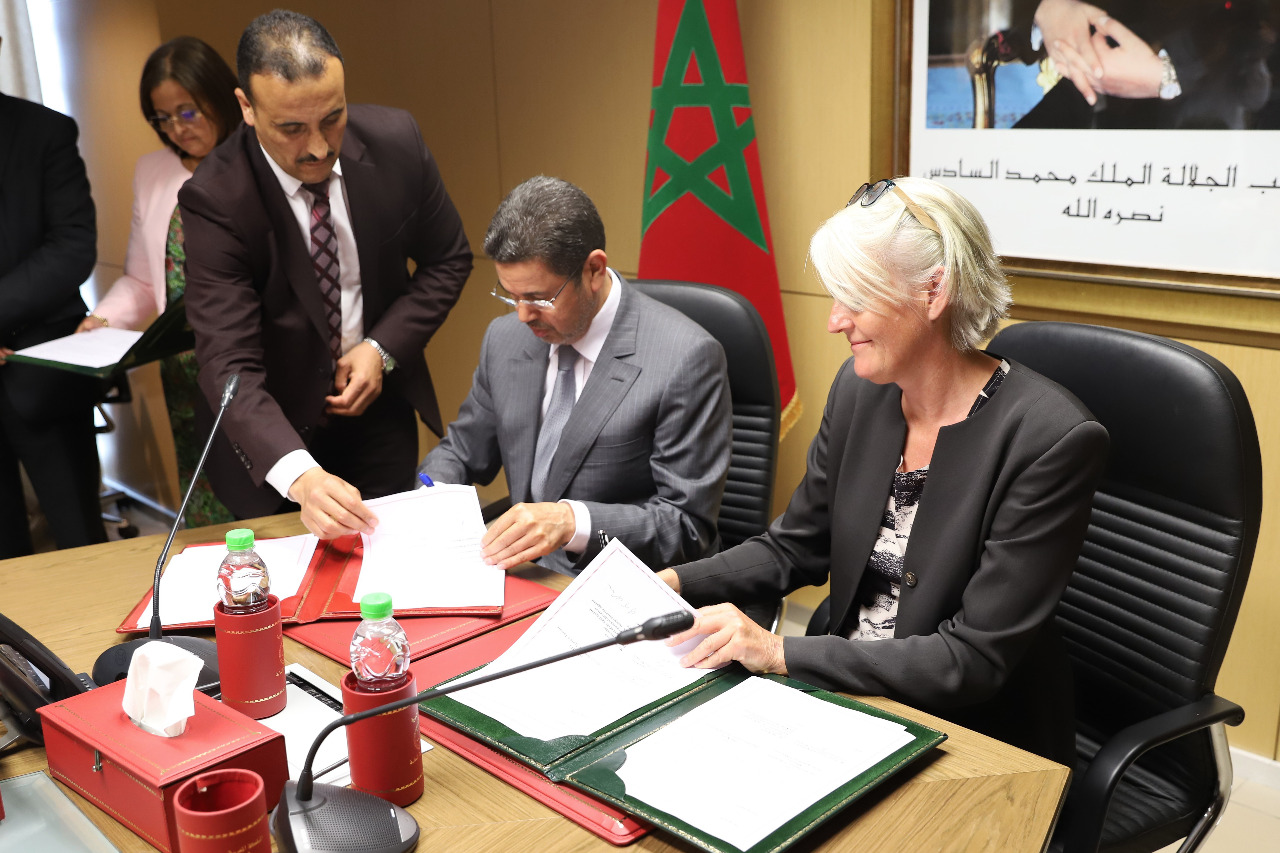 7B0CEA43-902F-4E3D-B7A8-2F4806B12975