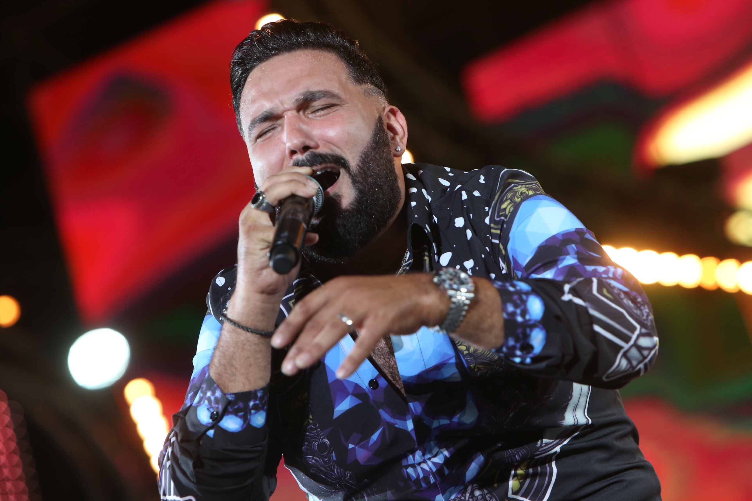 880D3EE9-EB11-46A4-B924-B1E223E029AD