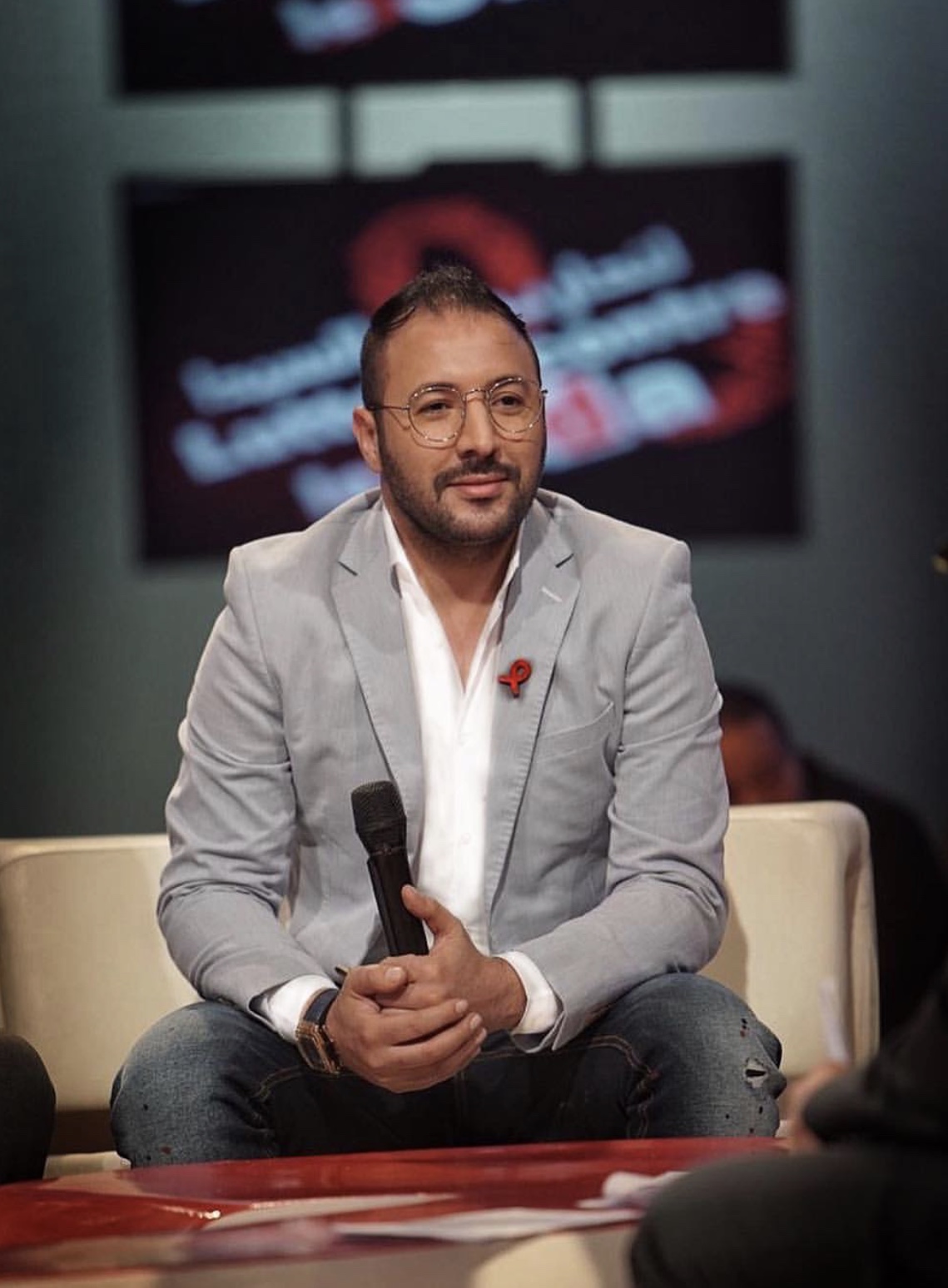 2E4AD837-BC5C-474D-9209-04B018F9AFD3