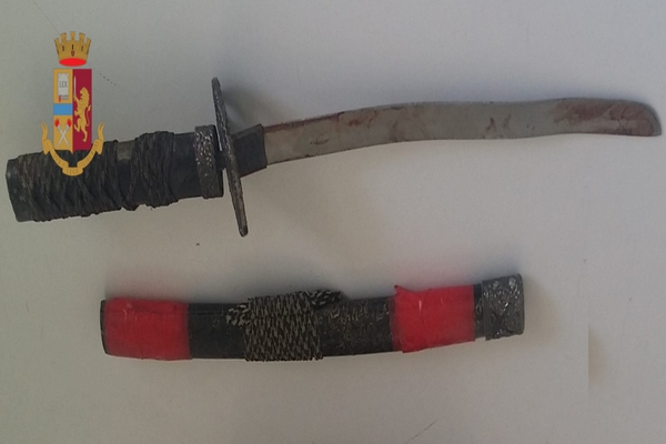 Foto-coltello-1585x600