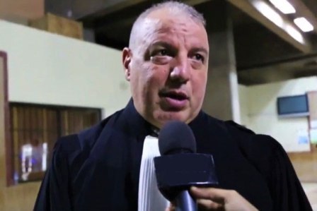 11918C53-D3B5-4594-B281-21E6537A4A75