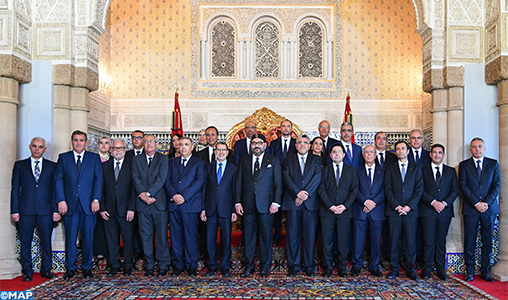 SM-Pose-photo-souvenir-nouveau-gouvernement-M