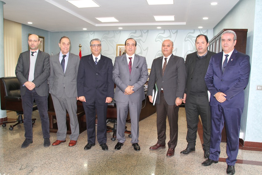 82327E2A-1FF8-425E-BC22-B2F8F988B380