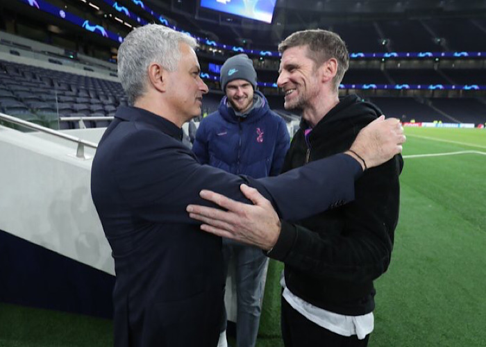 9EE12CAF-3140-4758-8884-08599EB9F3F6