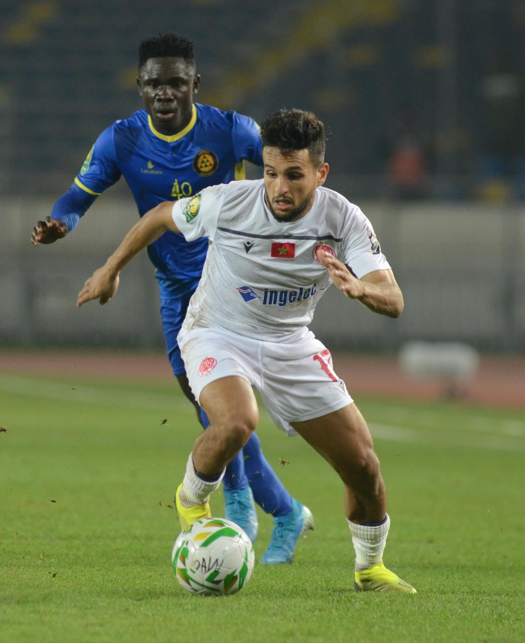 33F7E29B-990E-4EC1-8C4E-B38E327CDBF3