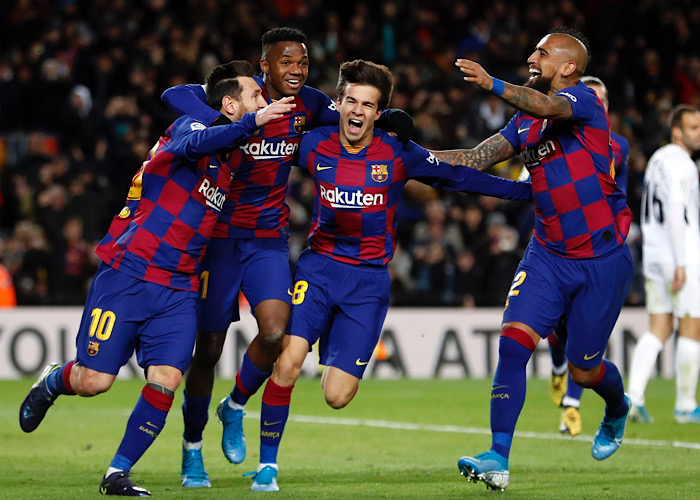 AAF2635E-2E26-4E17-9FE3-78FA473C1923