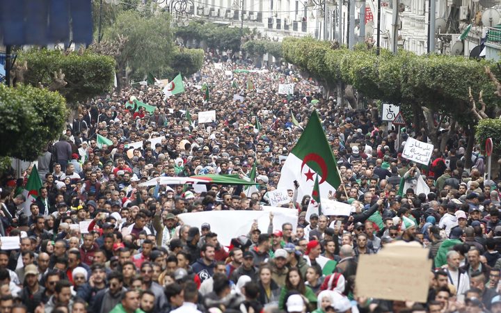 eight_col_algeria_protest