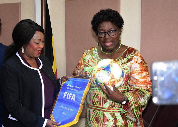 612F3CAC-7D7B-4DED-A805-408D15A3E652