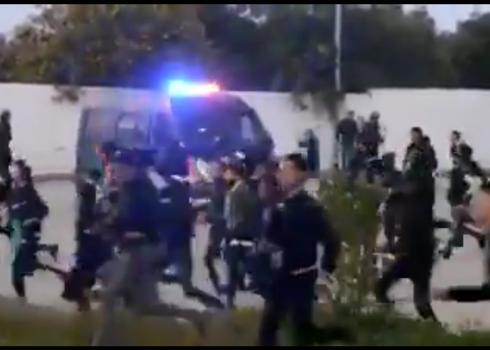 F22CEB38-F789-4282-B8C1-3CE2D18EF371