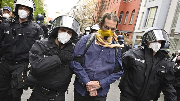 TOPSHOT-GERMANY-HEALTH-VIRUS-PROTEST