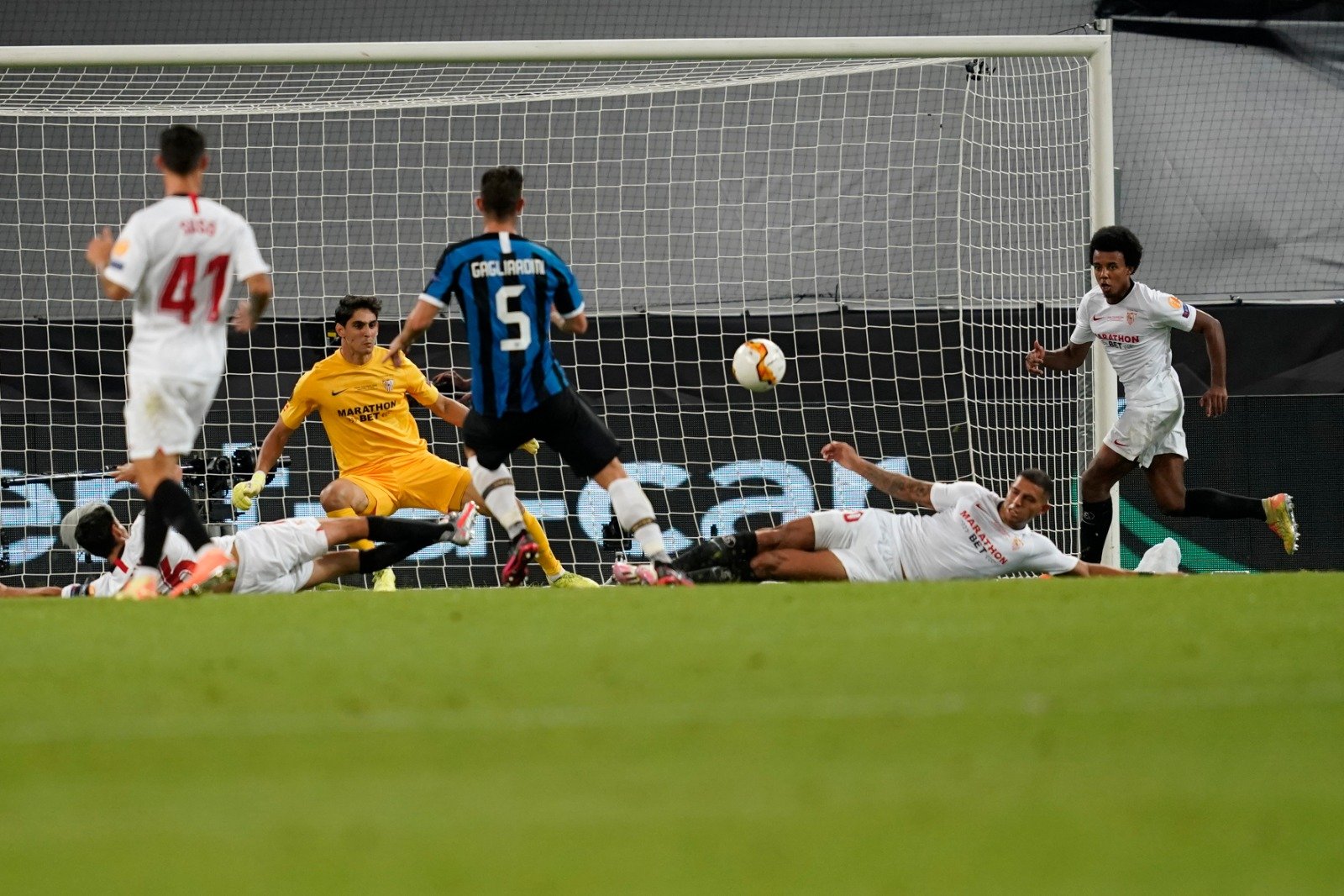 31860D72-605B-45C0-A122-06D1682A42DF