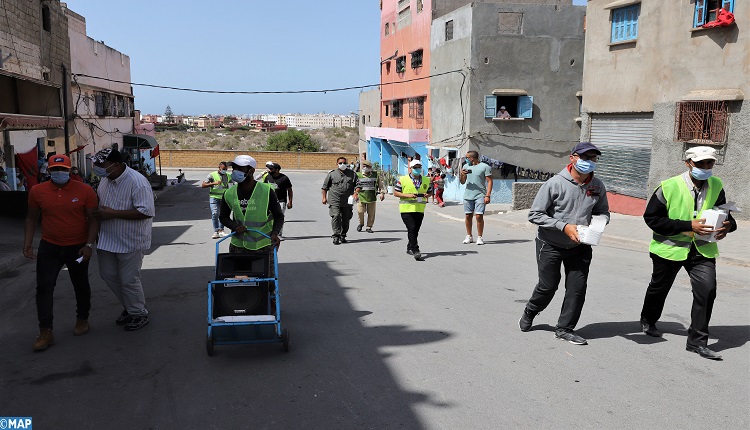 Campagnes de sensibilisation et de distribution des masques par les autorités locales de la circonscription dEl Jadida_SF