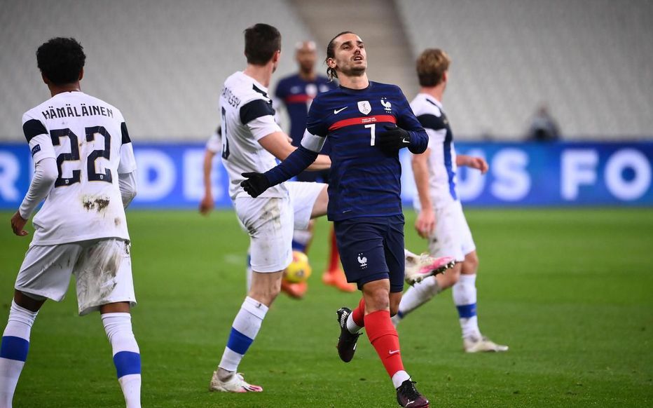 3B70729A-0870-4AD4-BA01-2176267C6601