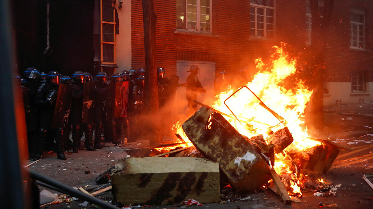 1047680909_0_320_3071_2048_1200x0_80_0_1_a7e619a8f5c8a6300f92d7cbe3cb2ad8