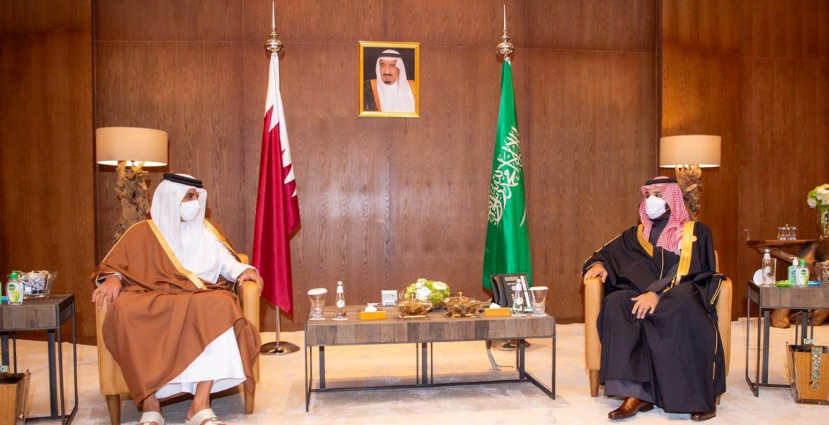 FILE PHOTO: Saudi Arabia's Crown Prince Mohammed bin Salman meets Qatar's Emir Sheikh Tamim bin Hamad al-Thani during the Gulf Cooperation Council's (GCC) 41st Summit in Al-Ula