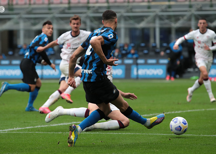 3960AE4B-787E-446C-B91E-0CE1A22102D9