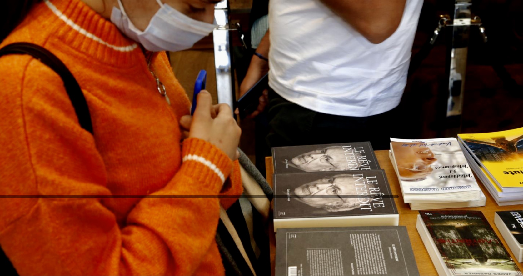 A7AE761E-5EDF-4AC2-AAD6-4FE938561F03