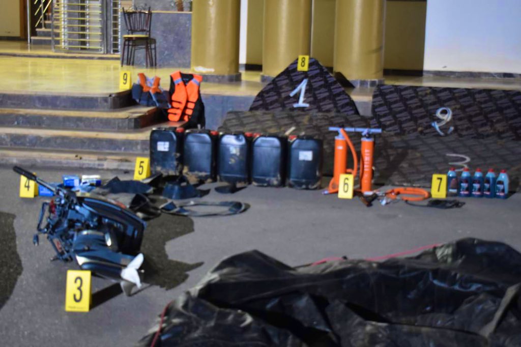 61CECF63-FD6C-477C-B5E8-9453935816AE