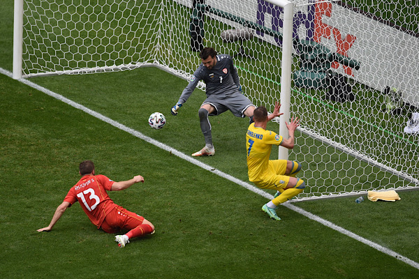 CFD282A8-934C-4974-ABFF-35BF876EE253