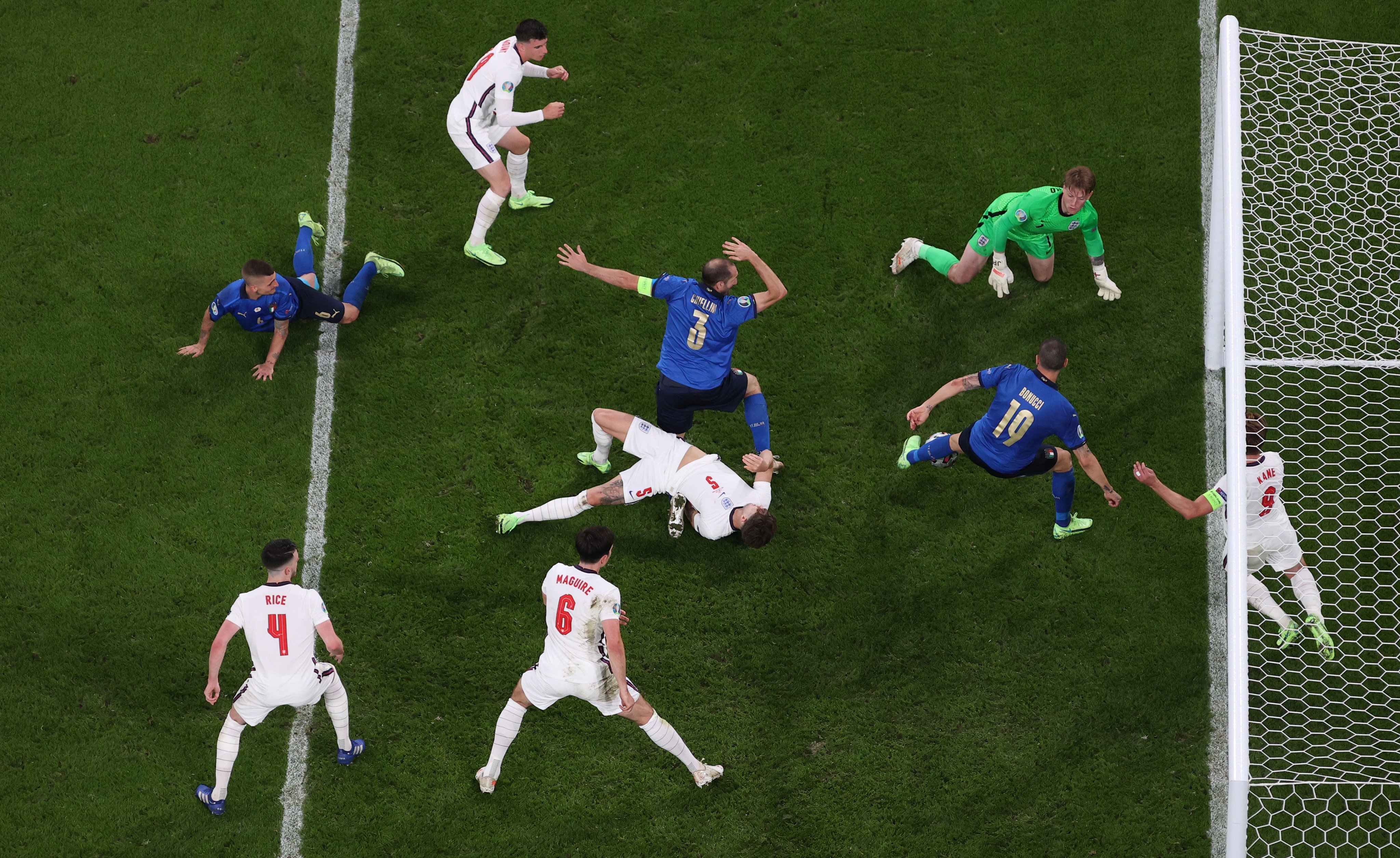 E21985FE-815C-4DC0-AF46-E9FDB2A43129