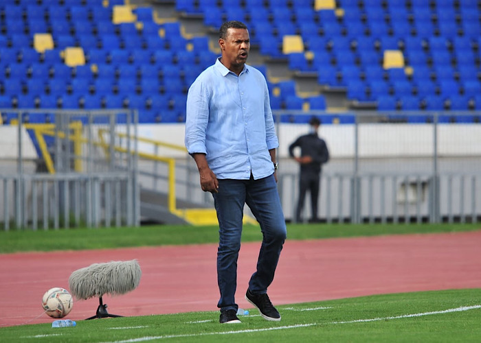 CE59E1D4-A41A-4CBA-8131-C0D594885D16