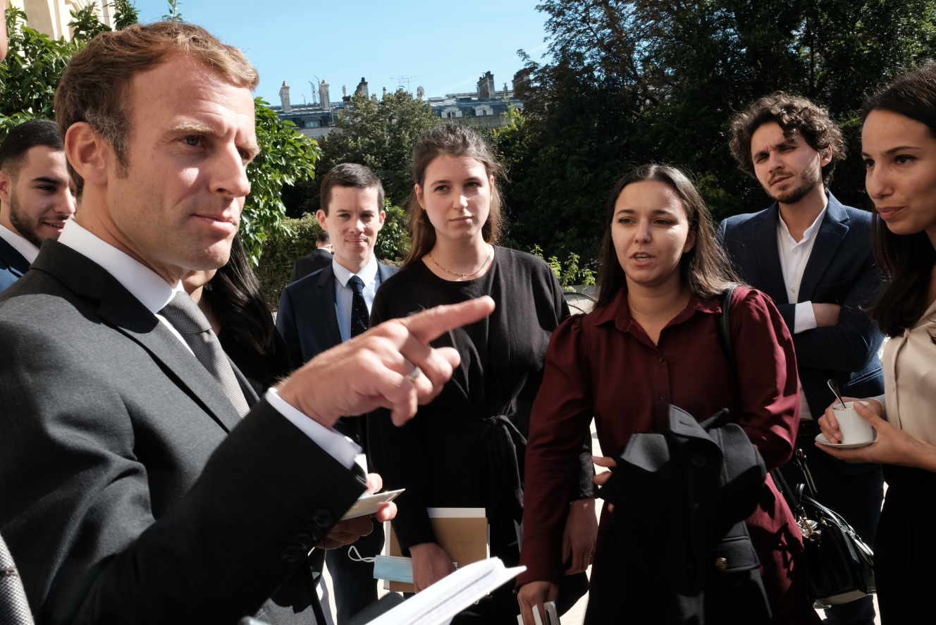 8CB90AFB-5D42-498E-8675-865CEB724D85