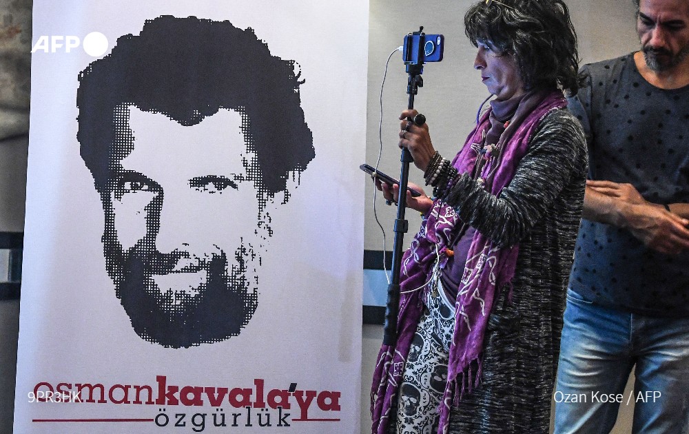 9FDE2B8C-CDF5-46F7-8DF6-1A42A19B52E6