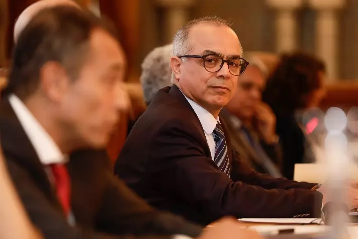 659941BA-9243-413C-8E77-0CBA63079552