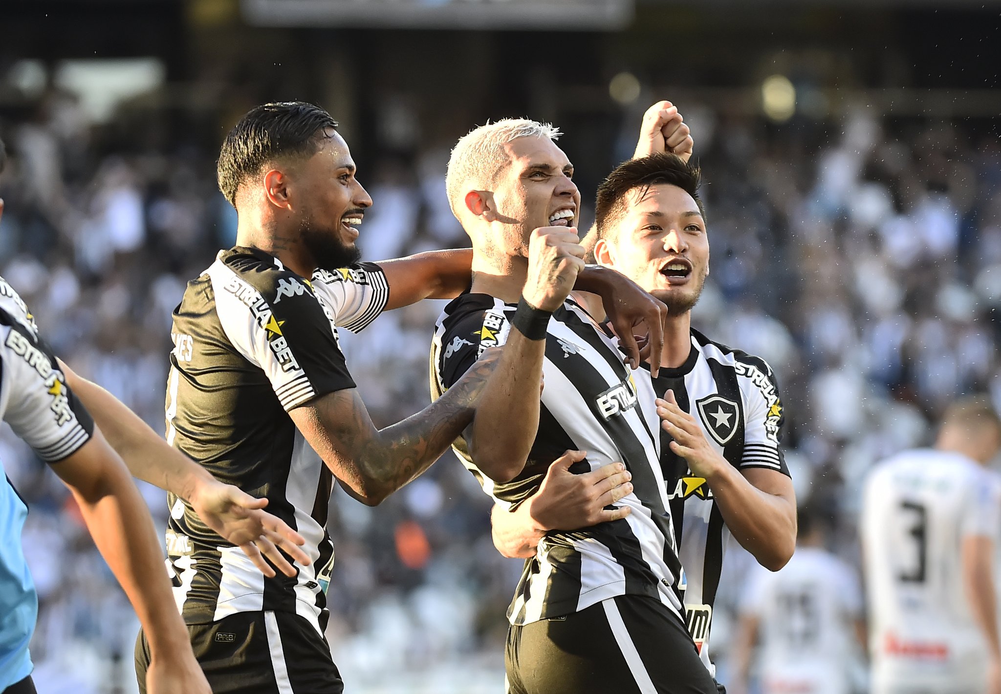 C9C15DBD-E794-40DF-A2A2-22EEE11635FC