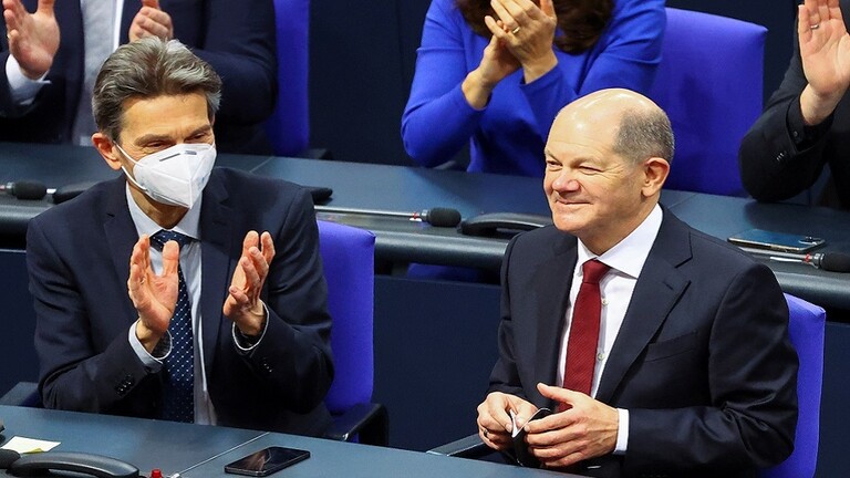 61b07eb742360464ee0e9d8c