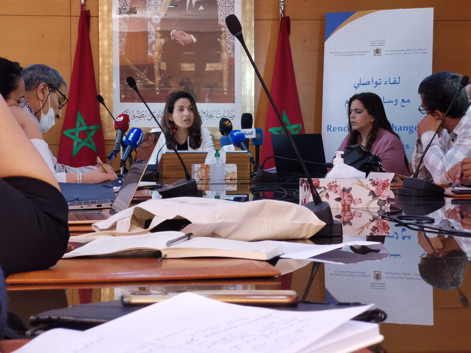 FCC881AA-E70B-44AC-AF24-036AF5A64EBA