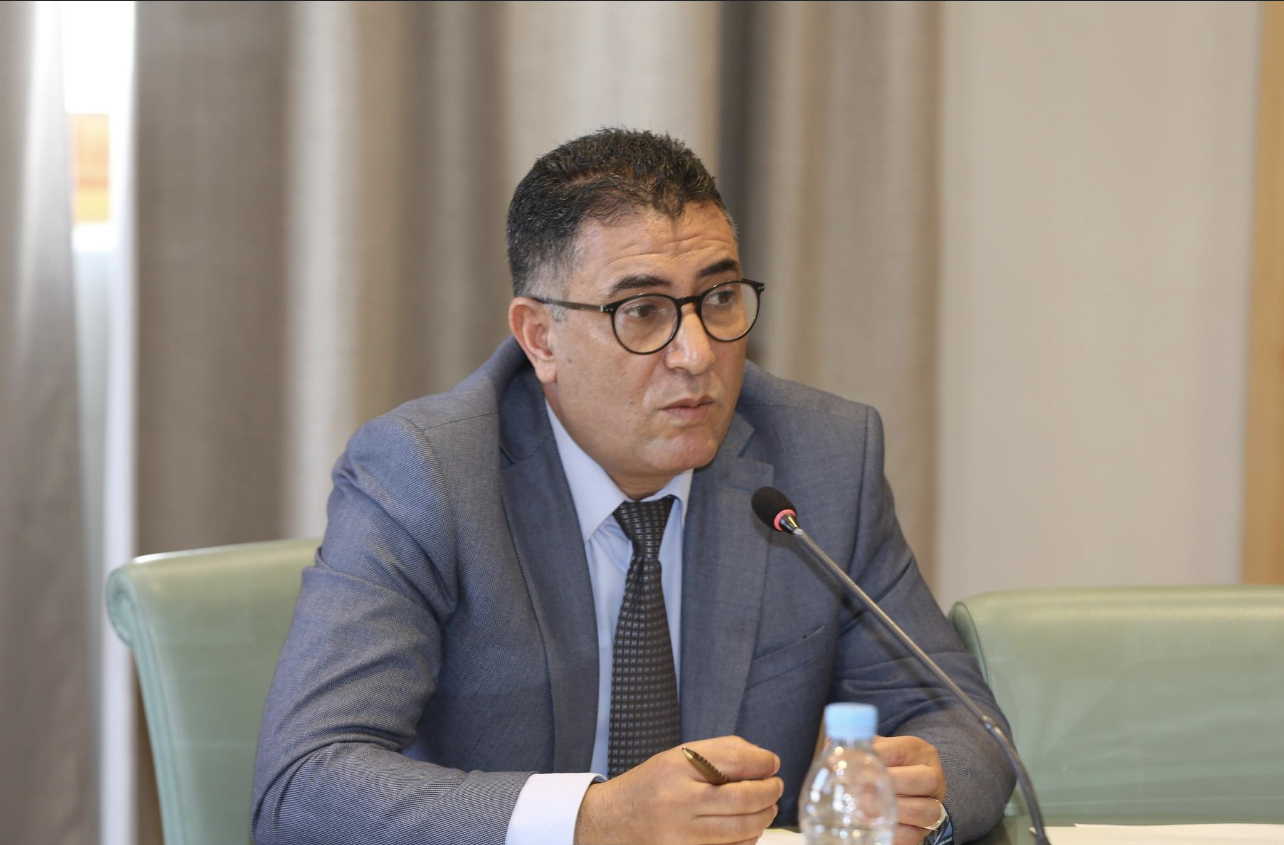 DCB8B598-3F98-48E6-B173-C0D5DC1DB969